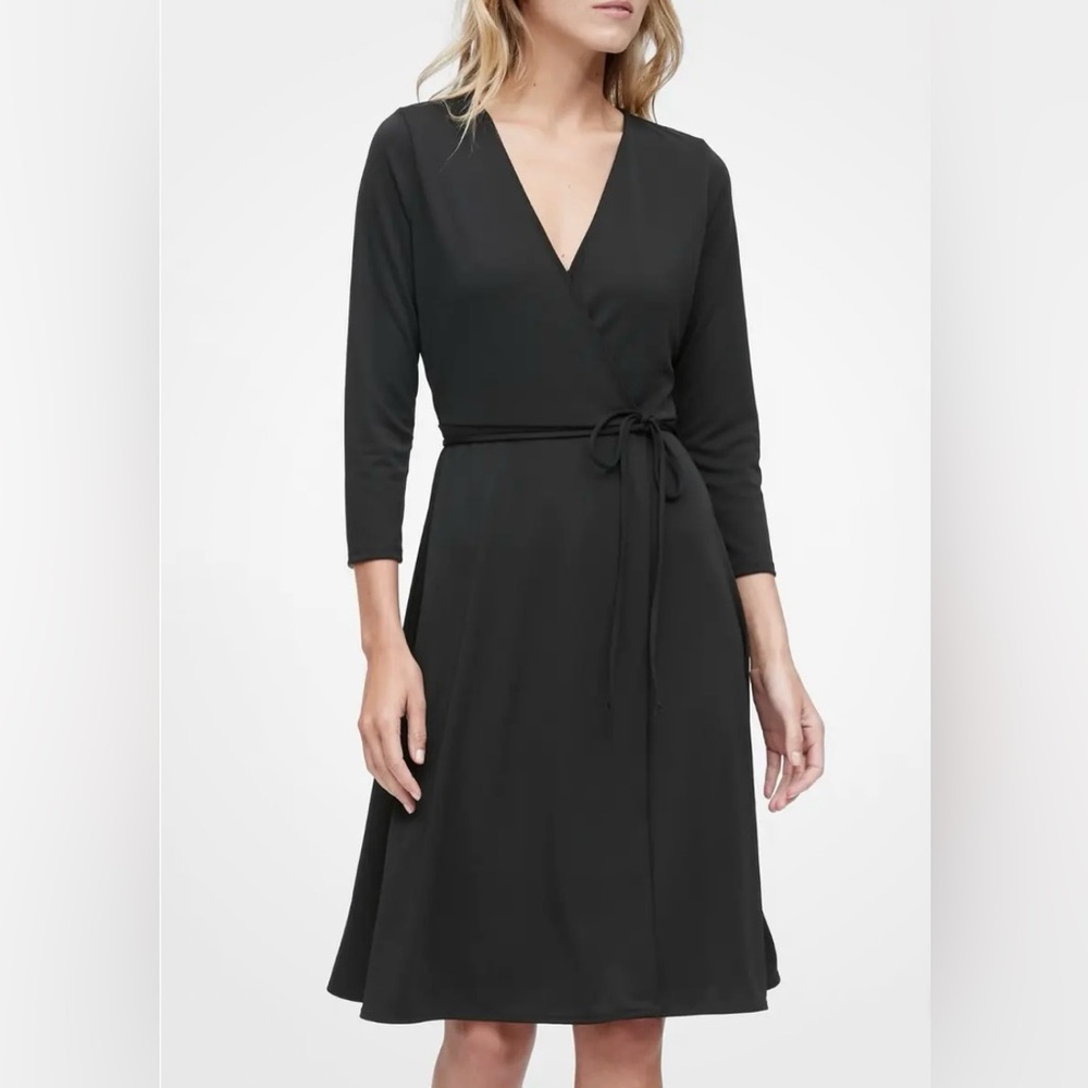 Banana Republic Wrinkle Resistant Stretch Jersey Wrap Black Dress Size XS Petite